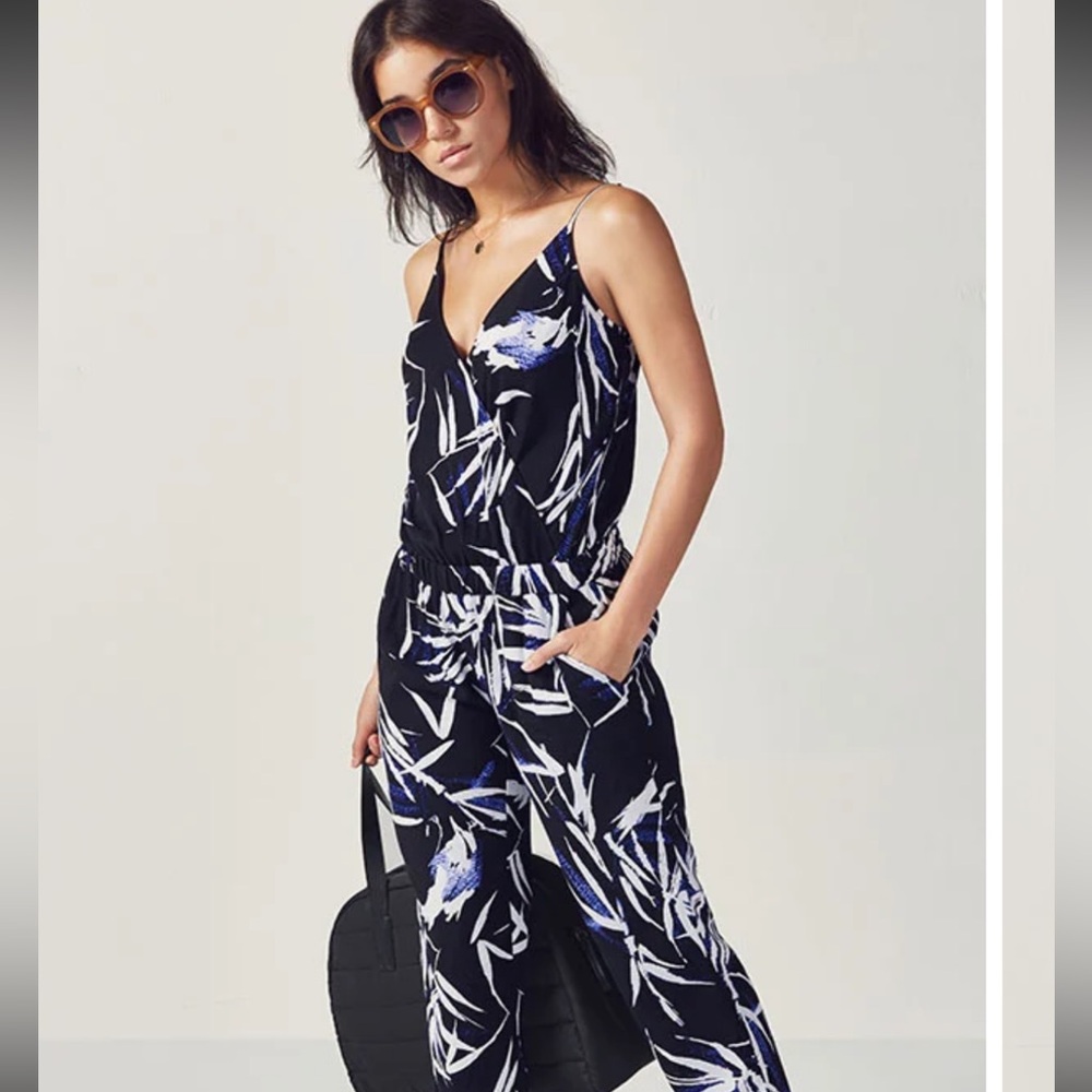 Fabletics Elaine in La Palma Jumpsuit size M